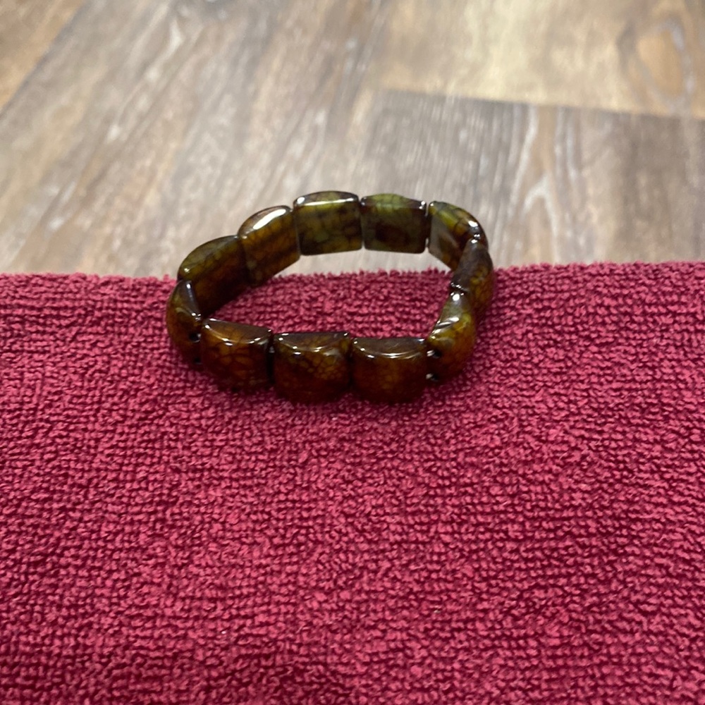 Stone printed bracelet.